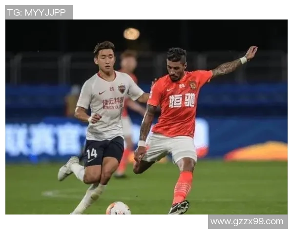 福州足球球星崛起：从草根到职业赛场的奋斗与荣耀